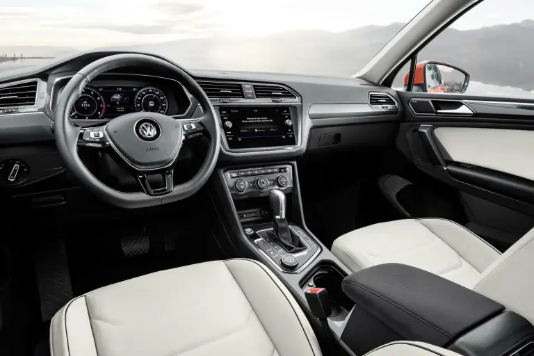 Volkswagen Tiguan 2018: la versione a passo lungo per il mercato USA - 5