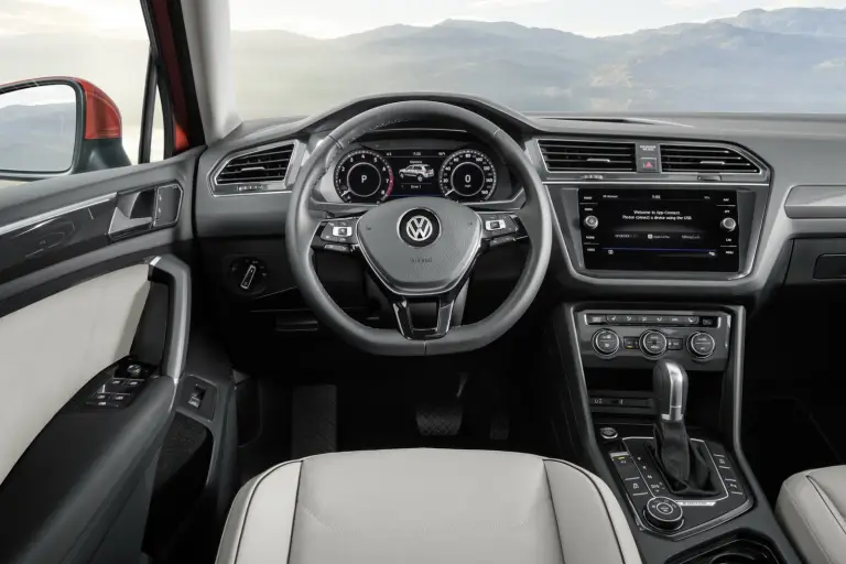 Volkswagen Tiguan 2018: la versione a passo lungo per il mercato USA - 6
