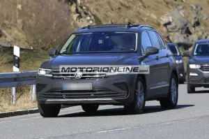 Volkswagen Tiguan 2021 - Foto spia 7-4-2020