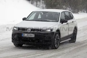 Volkswagen Tiguan 2025 - Foto Spia 01-04-2022 - 12