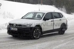 Volkswagen Tiguan 2025 - Foto Spia 01-04-2022 - 6