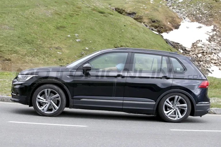 Volkswagen Tiguan 2025 - Foto Spia 14-06-2022 - 7