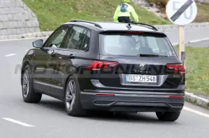 Volkswagen Tiguan 2025 - Foto Spia 14-06-2022 - 1