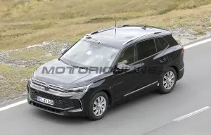 Volkswagen Tiguan 2025 - Foto spia 18-11-2022