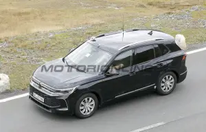 Volkswagen Tiguan 2025 - Foto spia 18-11-2022