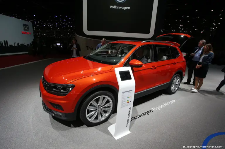 Volkswagen Tiguan Allspace Foto Live - Salone di Ginevra 2017 - 1