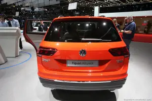 Volkswagen Tiguan Allspace Foto Live - Salone di Ginevra 2017 - 10