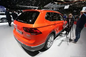 Volkswagen Tiguan Allspace Foto Live - Salone di Ginevra 2017