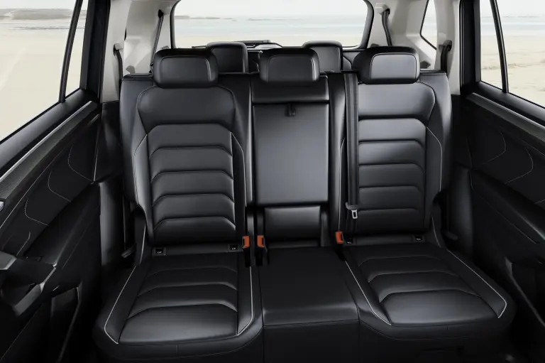 Volkswagen Tiguan Allspace - 19