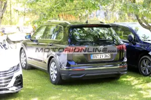 Volkswagen Tiguan - Foto spia 30-6-2020