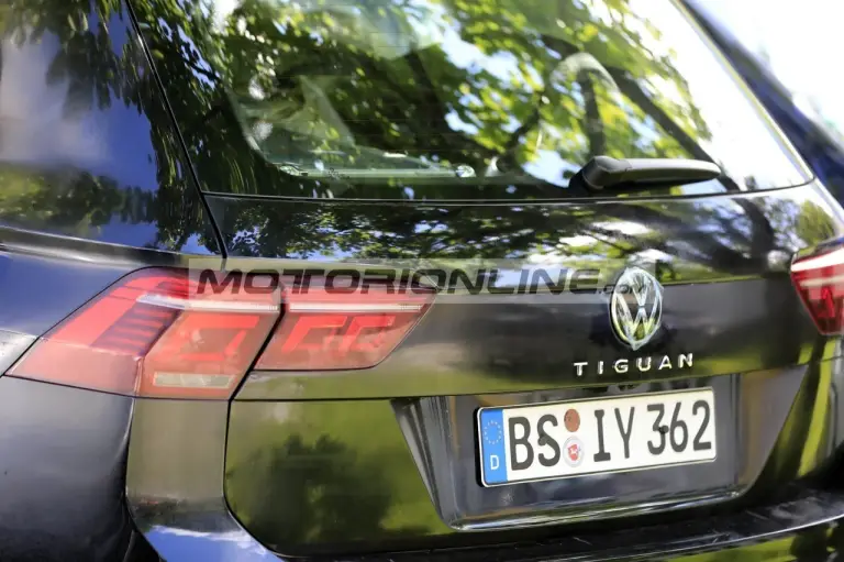Volkswagen Tiguan - Foto spia 30-6-2020 - 12