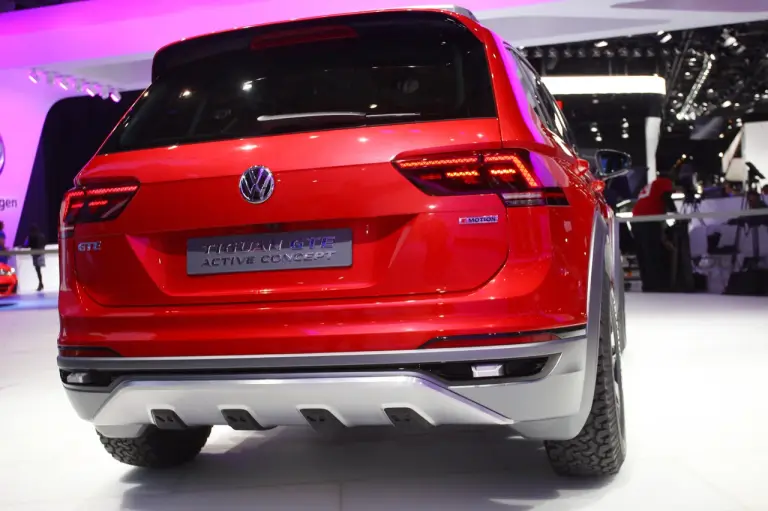 Volkswagen Tiguan GTE Active Concept - Salone di Detroit 2016 - 3