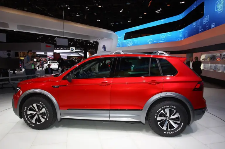 Volkswagen Tiguan GTE Active Concept - Salone di Detroit 2016 - 10