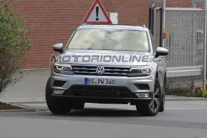 Volkswagen Tiguan LWB (foto spia 15-08-2016)