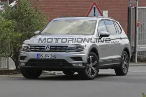 Volkswagen Tiguan LWB (foto spia 15-08-2016)