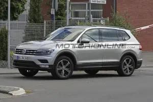 Volkswagen Tiguan LWB (foto spia 15-08-2016) - 3