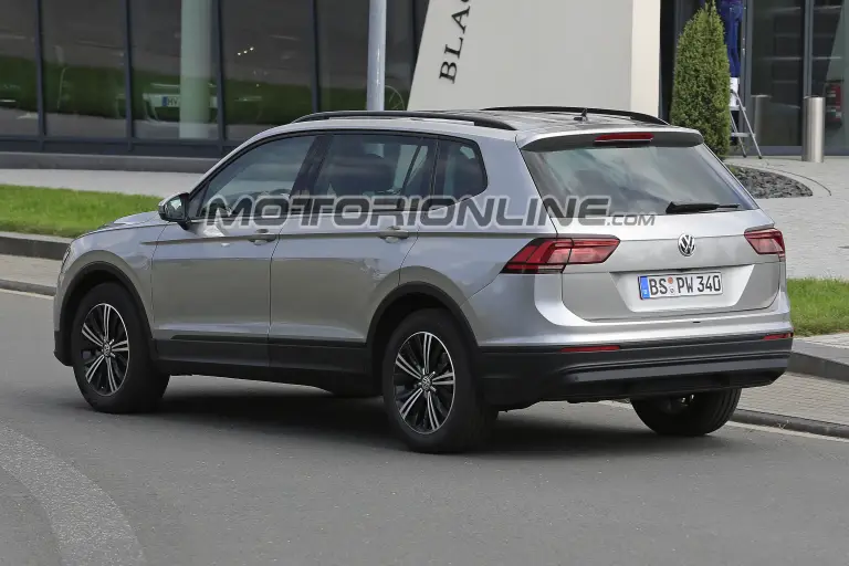 Volkswagen Tiguan LWB (foto spia 15-08-2016) - 6