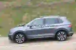 Volkswagen Tiguan R - Foto spia 10-4-2019 - 5