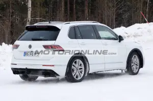 Volkswagen Tiguan R - Foto spia 19-2-2020 - 11