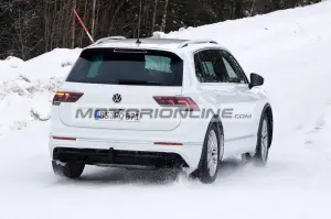 Volkswagen Tiguan R - Foto spia 19-2-2020