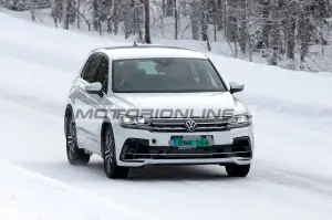 Volkswagen Tiguan R - Foto spia 19-2-2020 - 14