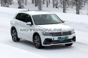 Volkswagen Tiguan R - Foto spia 19-2-2020