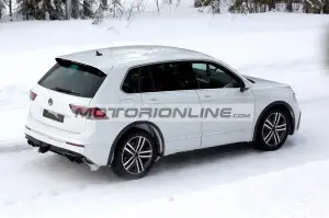 Volkswagen Tiguan R - Foto spia 19-2-2020 - 19