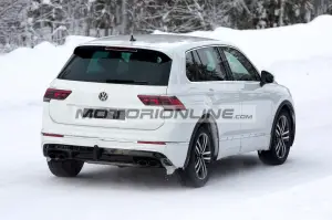 Volkswagen Tiguan R - Foto spia 19-2-2020 - 22