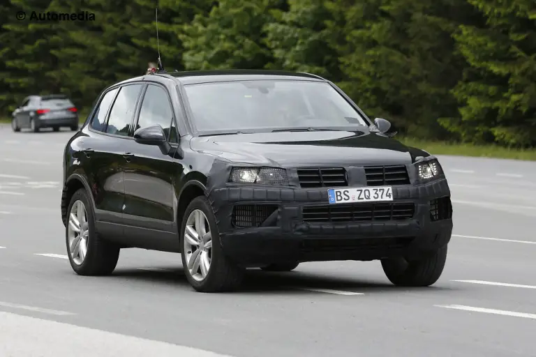 Volkswagen Touareg 2014 - Foto spia 24-06-2013 - 2