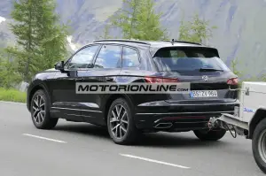 Volkswagen Touareg facelift - Foto spia 21-6-2022