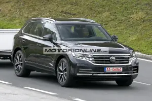 Volkswagen Touareg facelift - Foto spia 21-6-2022