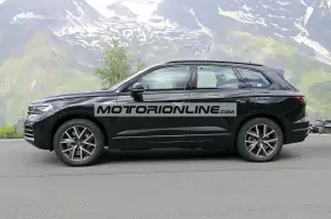 Volkswagen Touareg facelift - Foto spia 21-6-2022