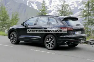 Volkswagen Touareg facelift - Foto spia 21-6-2022