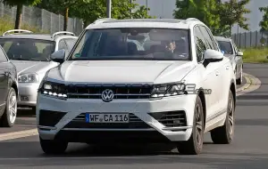 Volkswagen Touareg MY 2018 - Foto spia 01-06-2017