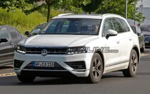 Volkswagen Touareg MY 2018 - Foto spia 01-06-2017 - 17