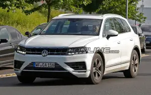 Volkswagen Touareg MY 2018 - Foto spia 01-06-2017