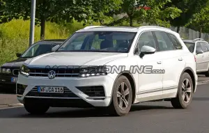 Volkswagen Touareg MY 2018 - Foto spia 01-06-2017