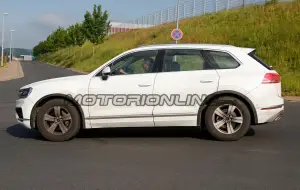 Volkswagen Touareg MY 2018 - Foto spia 01-06-2017