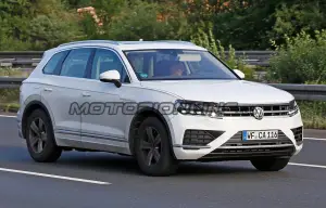 Volkswagen Touareg MY 2018 - Foto spia 01-06-2017