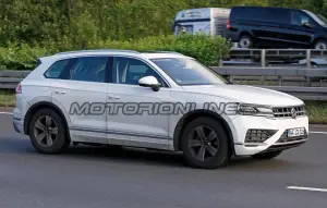 Volkswagen Touareg MY 2018 - Foto spia 01-06-2017 - 6