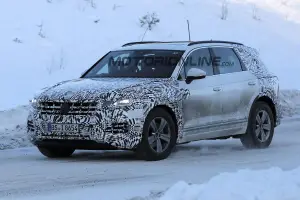 Volkswagen Touareg MY 2018 - Foto spia 16-02-2017