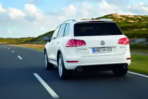 Volkswagen Touareg R-Line Exterior - 1