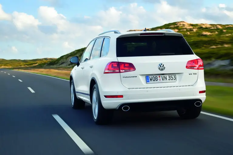 Volkswagen Touareg R-Line Exterior - 1