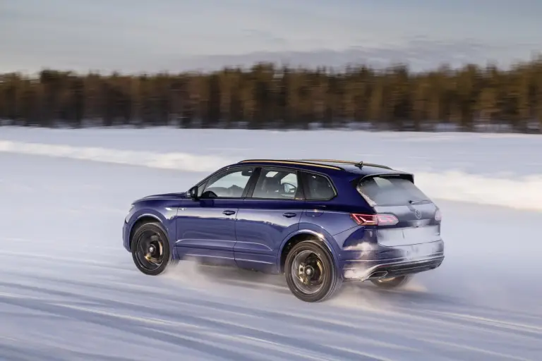 Volkswagen Touareg R  - 72