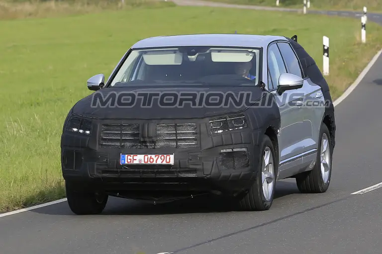 Volkswagen Touareg terza generazione (foto spia) - 2