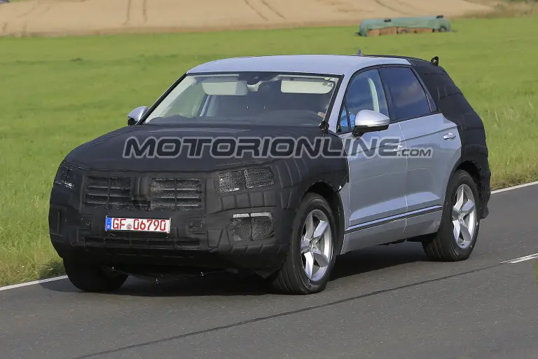 Volkswagen Touareg terza generazione (foto spia) - 3