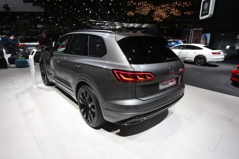 Volkswagen Touareg V8 TDI R-Line - Salone di Ginevra 2019  - 4