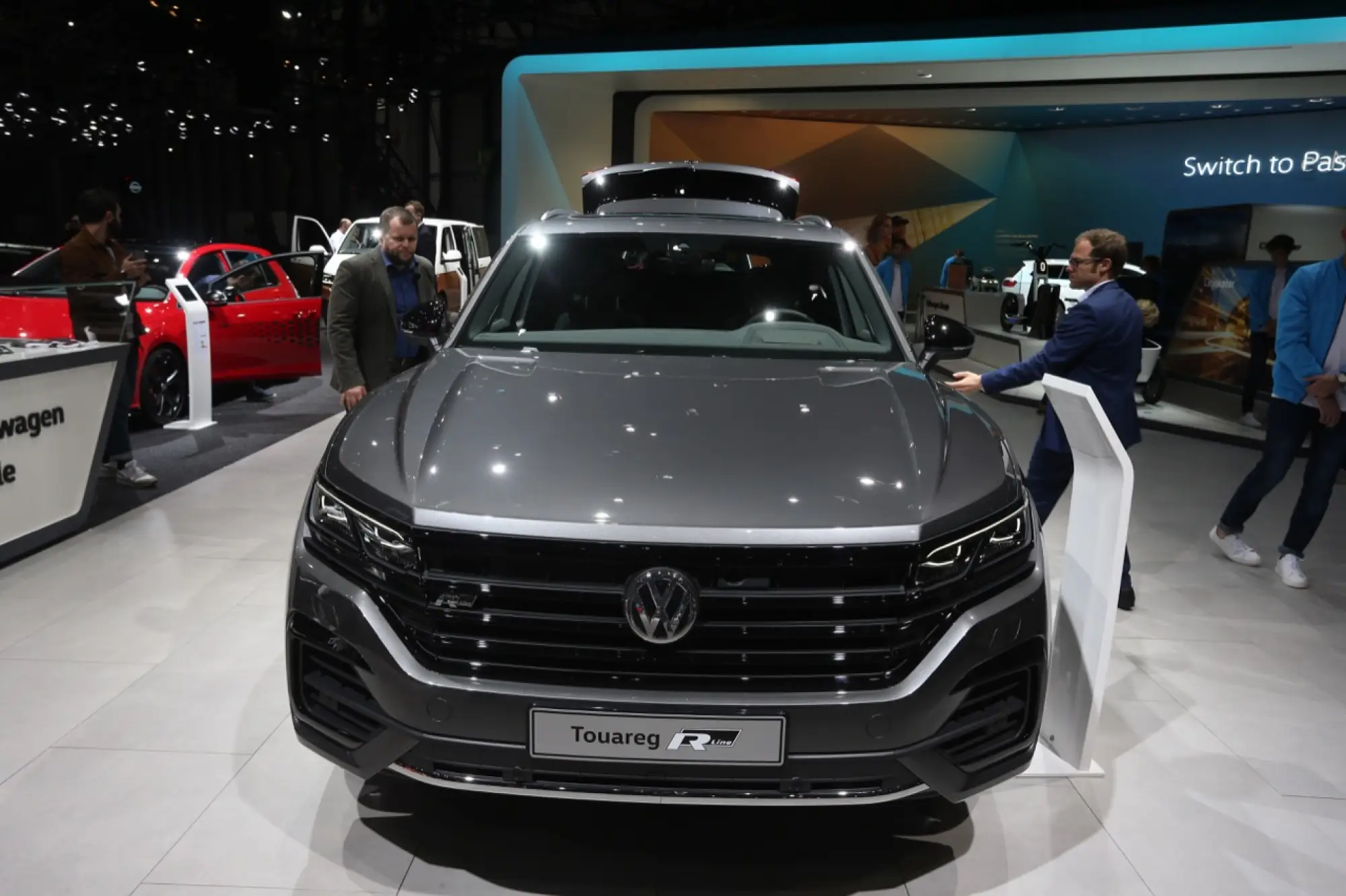 Volkswagen Touareg V8 TDI R-Line - Salone di Ginevra 2019  - 8