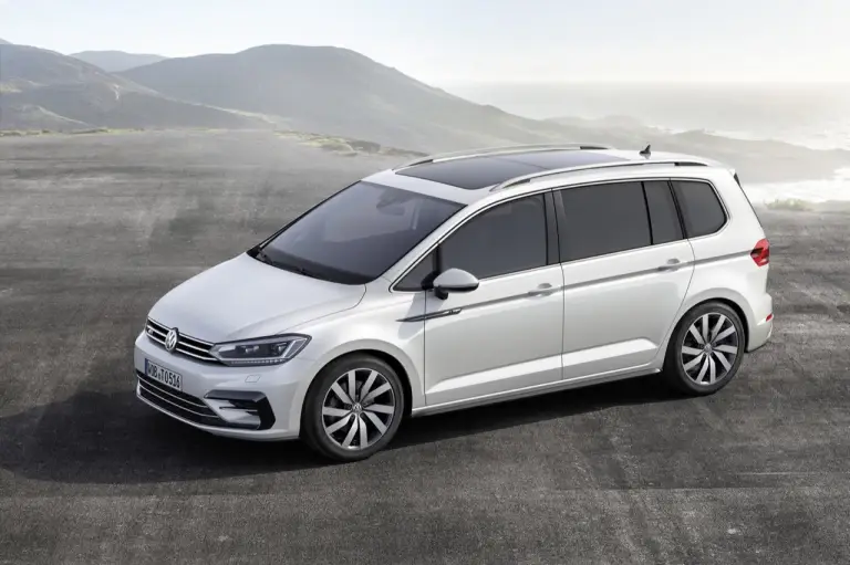 Volkswagen Touran MY 2015 - 1