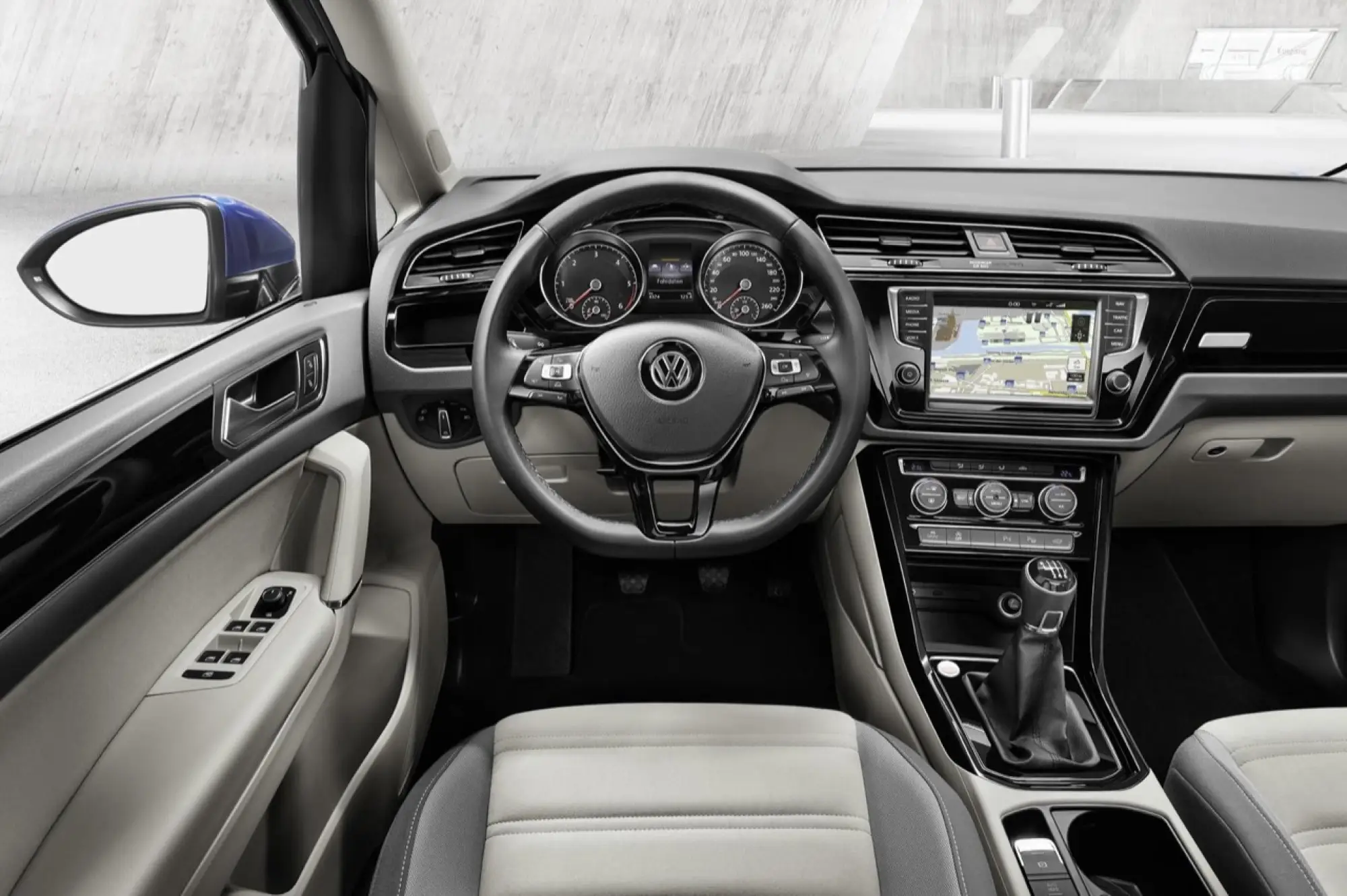 Volkswagen Touran MY 2015 - 3